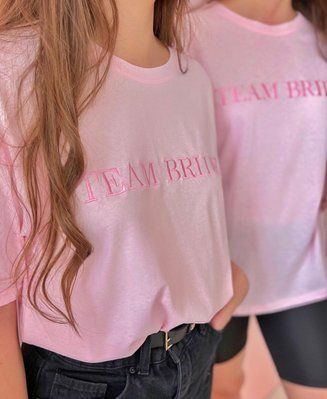 Футболка рожева оверсайз вишитий надпис Team Bride Розмір S cl06 фото