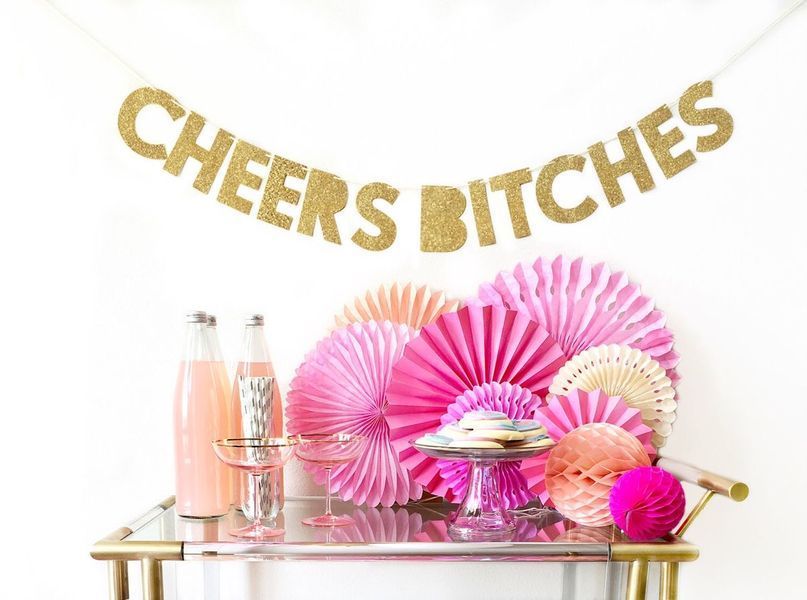 Підвіска "CHEERS BITCHES" deco28 фото